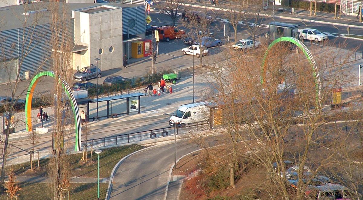 Mulhouse: Station du tramway (Tram-train) «Nations» en construction en mars 2006 