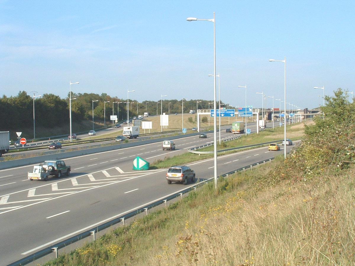 Autobahnkreuz A35/A36 bei Sausheim in Frankreich 
