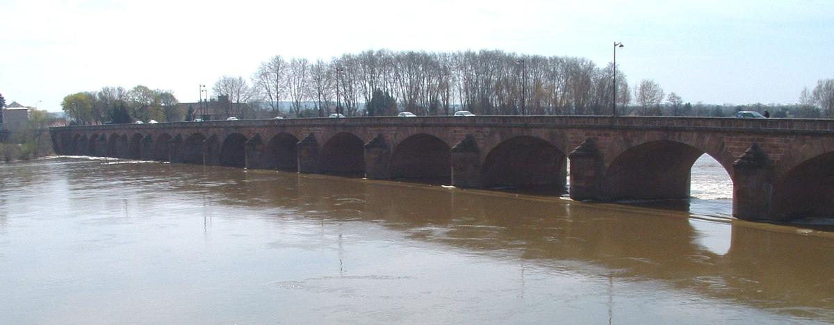 Nevers - Pont Neuf 