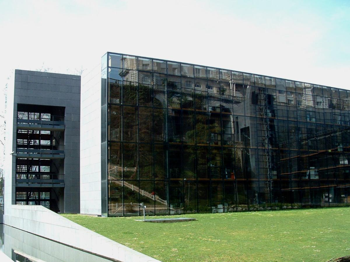 Pau: Le siège du Conseil Général du Département des Pyrénées-Atlantiques. (Hôtel du Département) 