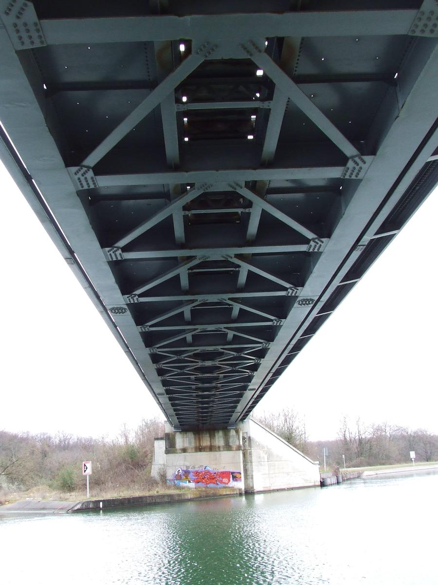 Rixheim (68/Haut-Rhin/Alsace): Pont sur le canal du Rhône au Rhin de la voie ferrée Mulhouse(F) –Neuenburg(D) 