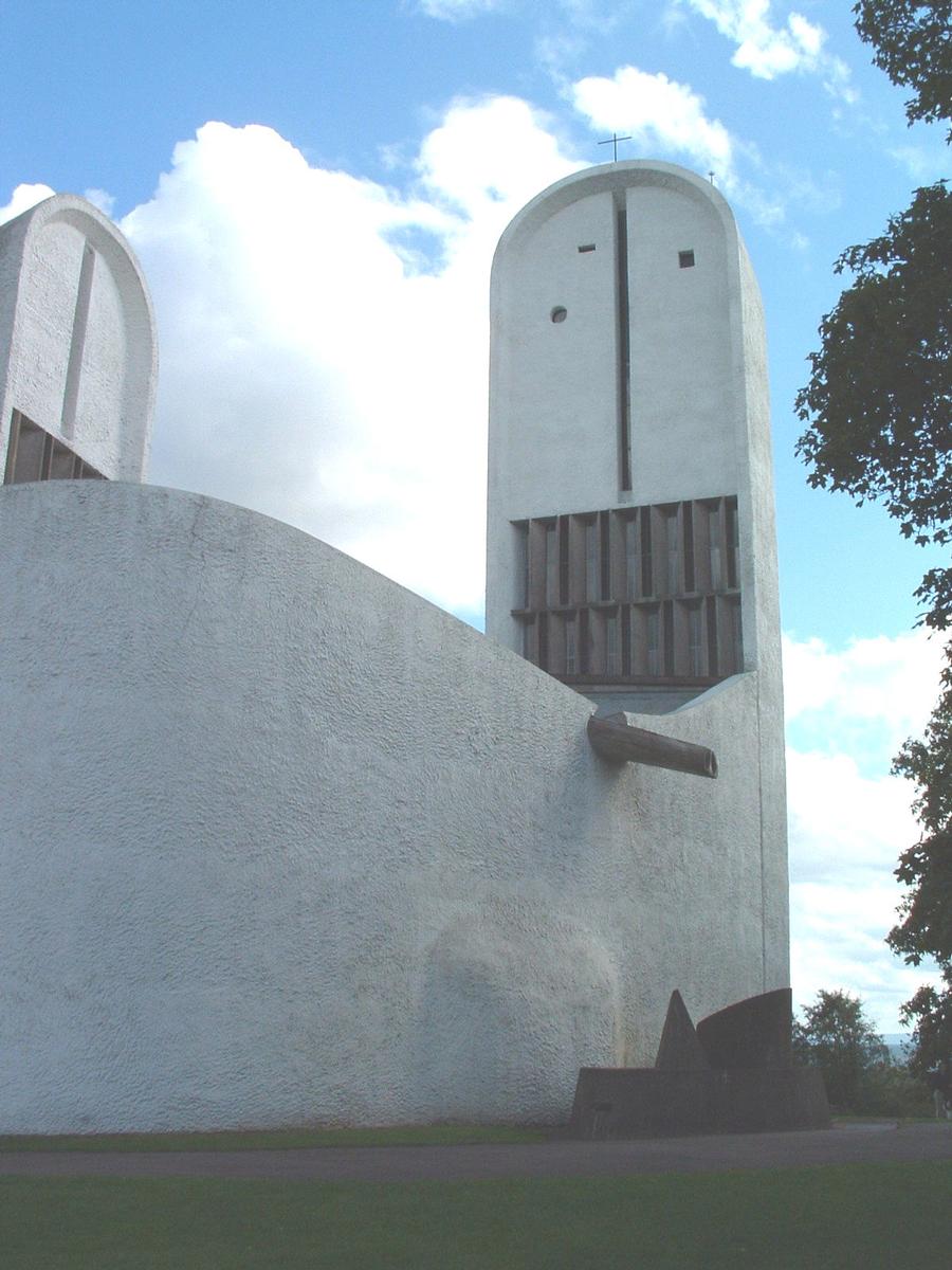 Notre-Dame-du-Haut, Ronchamps. Architect: Le Corbusier 