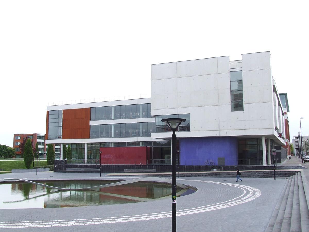 Versailles-Saint-Quentin University Library 