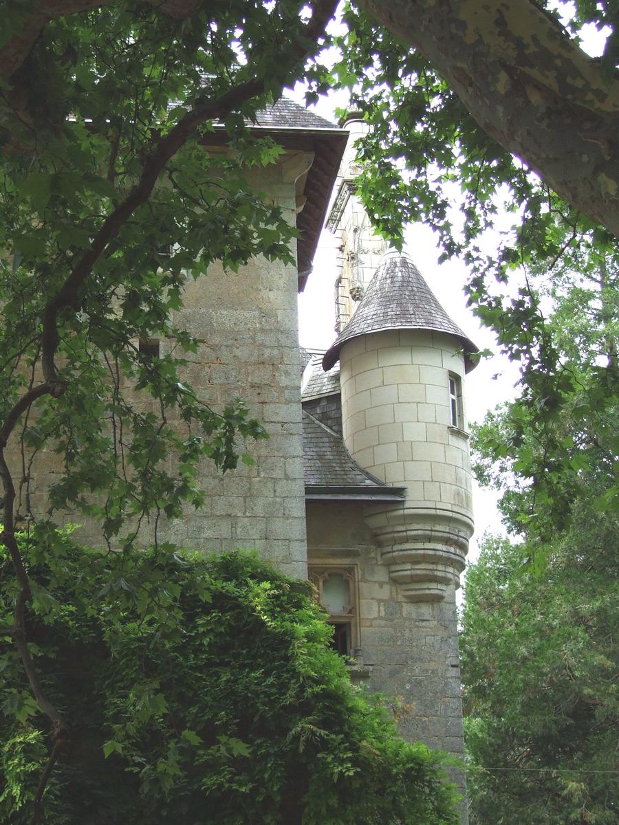 Saint-Julien-l'Ars Castle 
