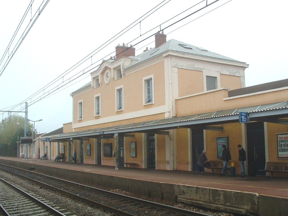 Gare SNCF de Sens (83-Yonne) 
