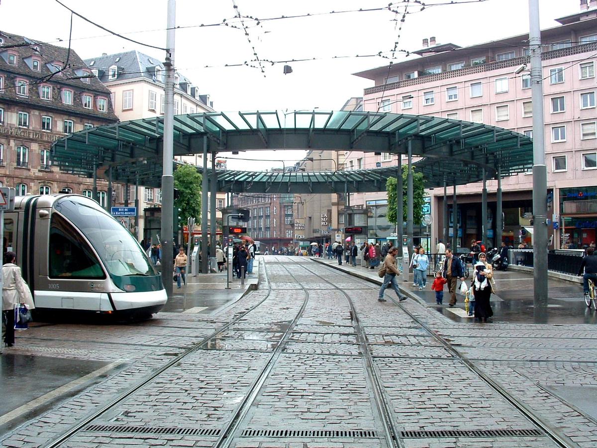 Strasbourg: tramway station Home de Fer 