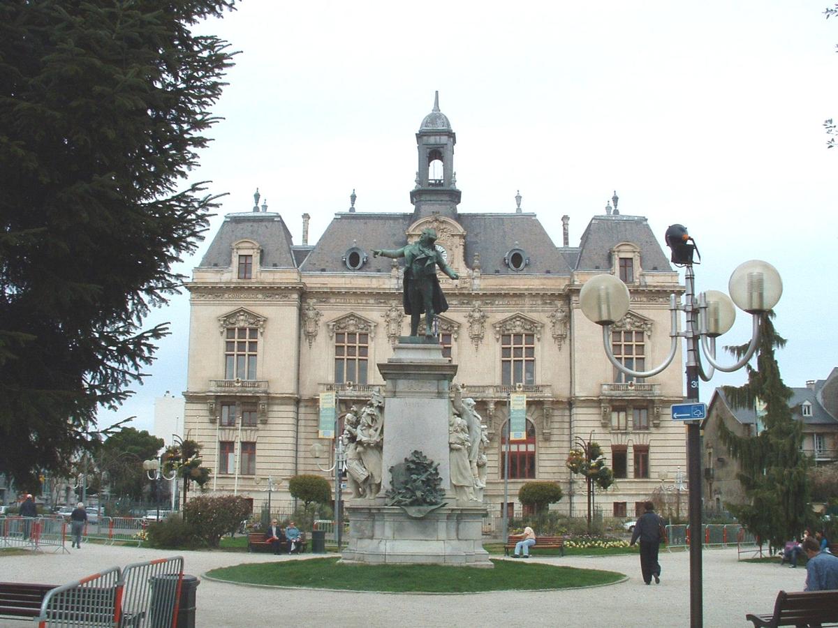 L'Hôtel de Ville de Tarbes 