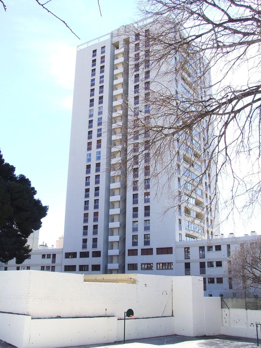Toulon: Tour «Le Kalliste». Immeuble d'habitation d'une hauteur de 65 m 