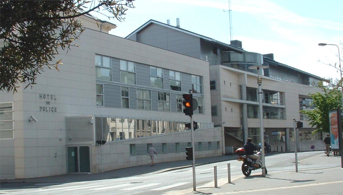 Tours: Hôtel de Police (Commissariat Central de la Police Nationale) 