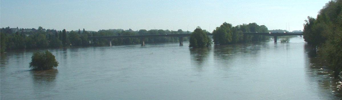 Pont Mirabeau sur la Loire à Tours 