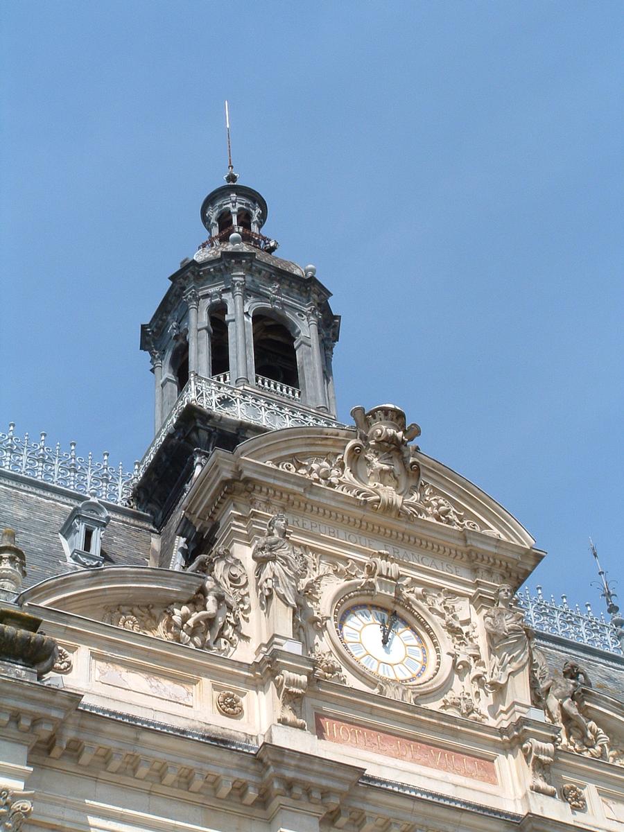 Vannes: L'Hôtel de Ville construit en 1886 