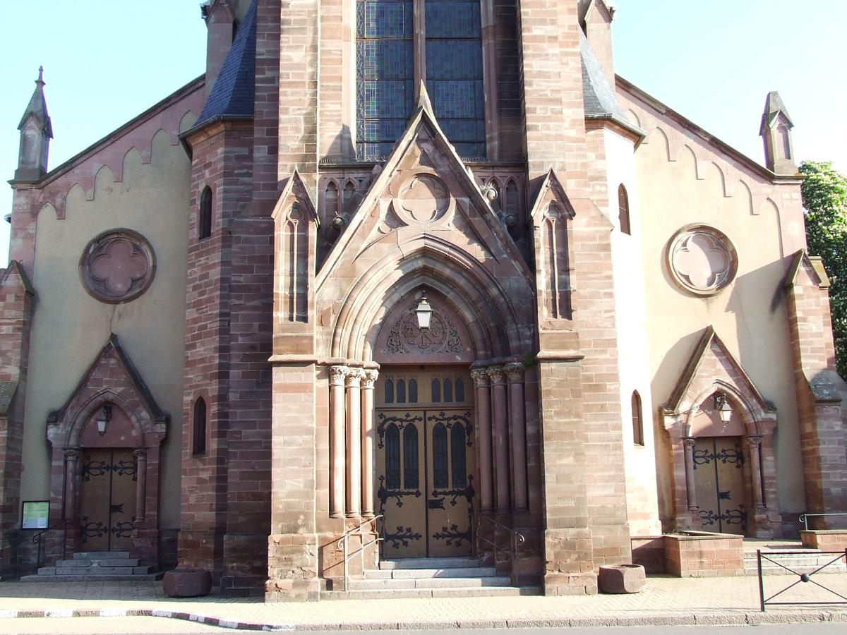 Eglise catholique de Village-Neuf (68-Alsace) Hauteur totale avec croix: 59,41 m. Hauteur sans la croix: 57,0 m. (Mesures du 21.10.1998)