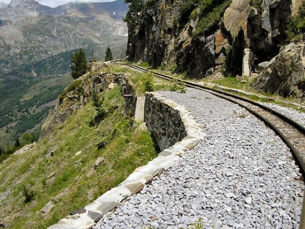 Artouste-Talsperre Eisenbahnlinie für den Bau in eine Turistenbahn umgewandelt