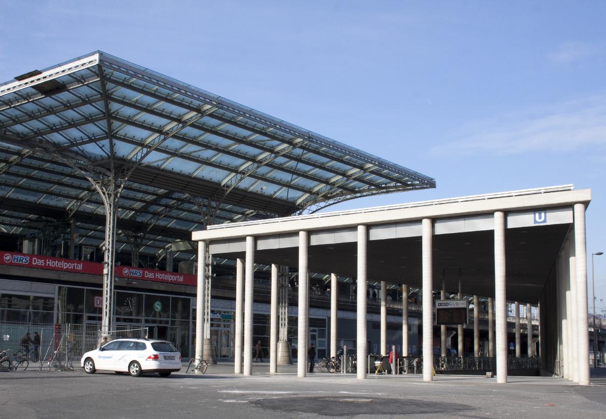 Breslauer Platz/Hauptbahnhof Station 
