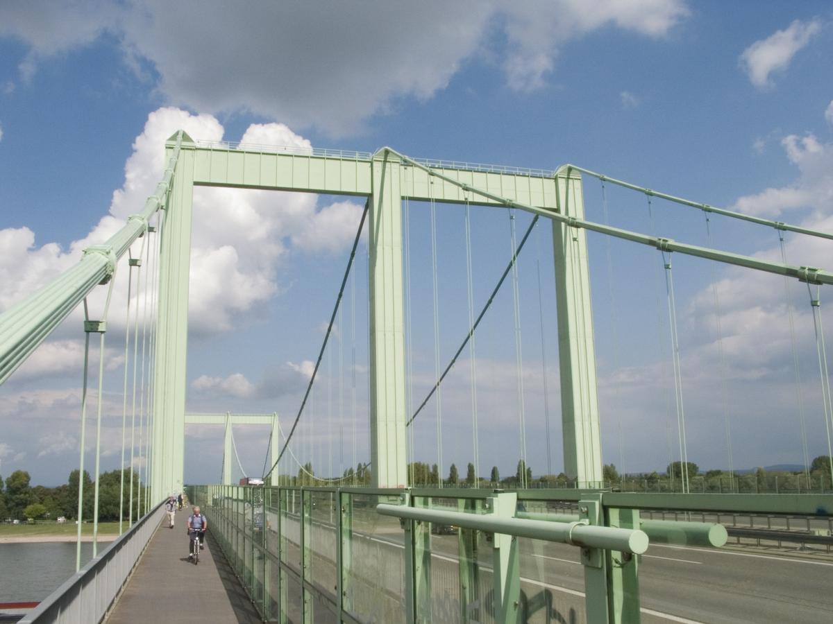 Rodenkirchener Brücke in Köln 
