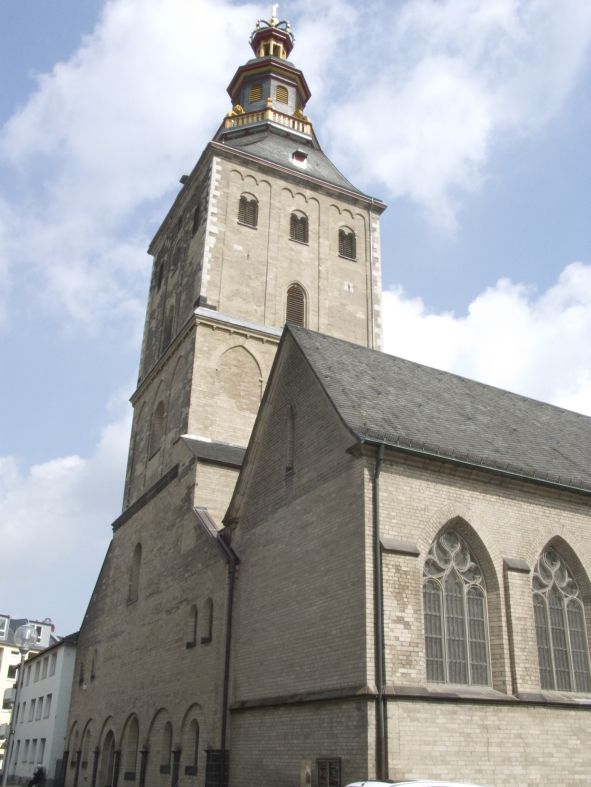 St. Ursula, älteste niederrheinische dreischiffige Emporenbasilika 