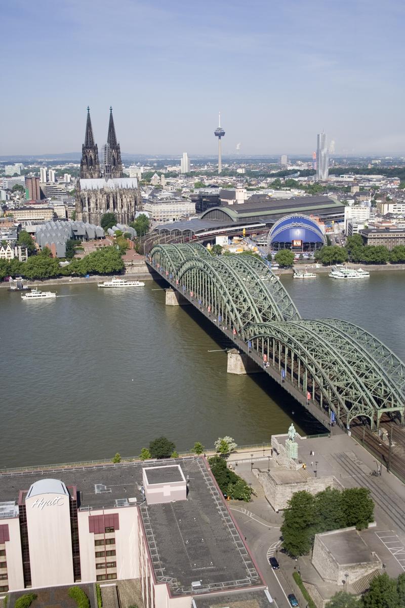 Hohenzollernbrücke in Köln 