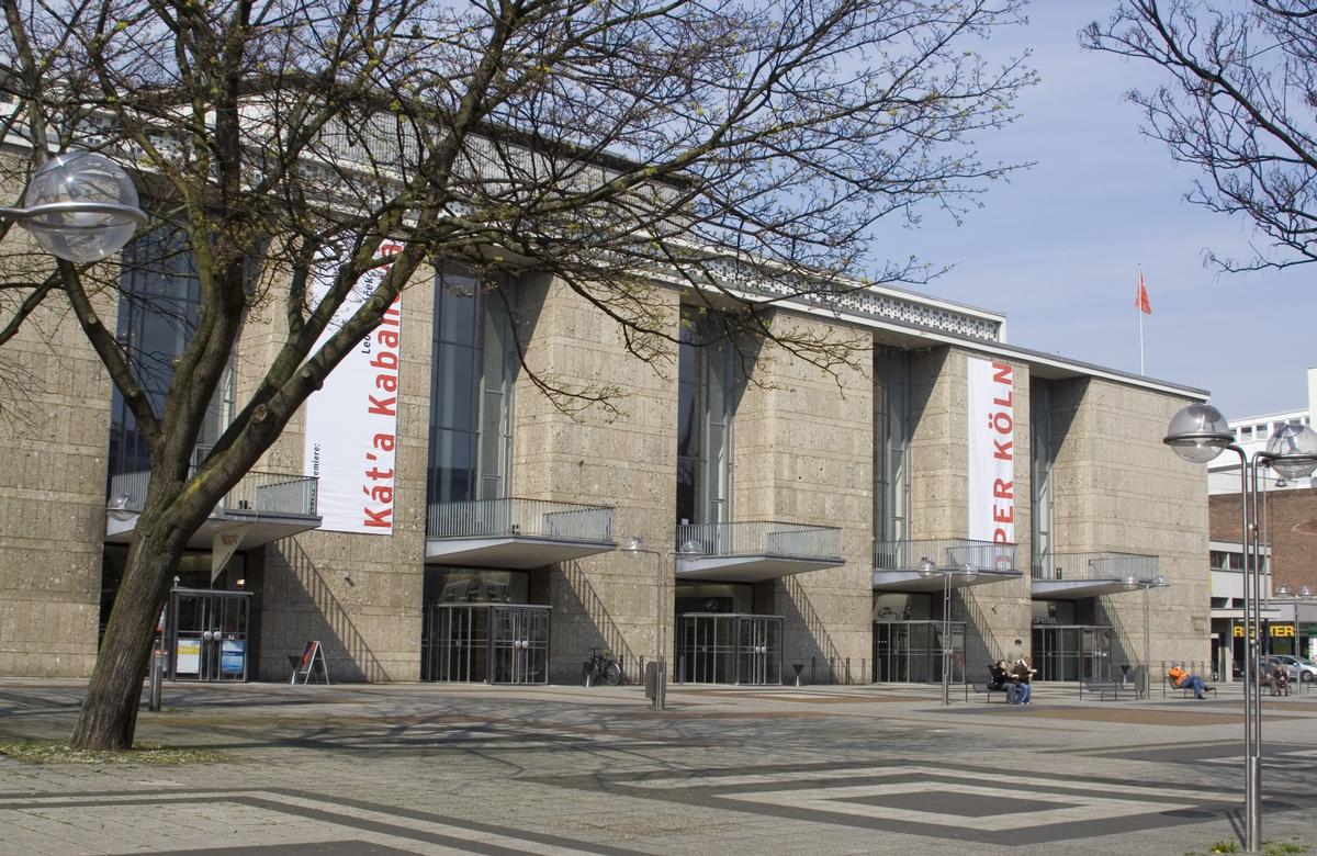 Opernhaus am Offenbachplatz Fertigstellung im Jahre 1957 - Die Kölner Oper umfasst 1346 Sitzplätze 