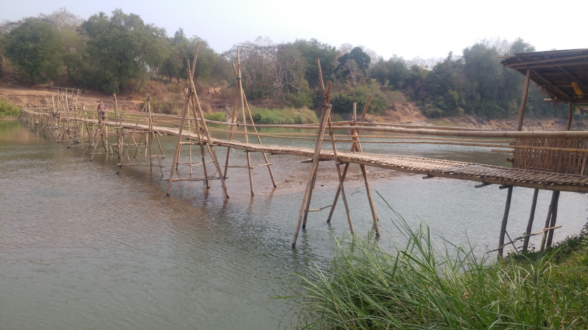 Saisonale Bambusbrücke 