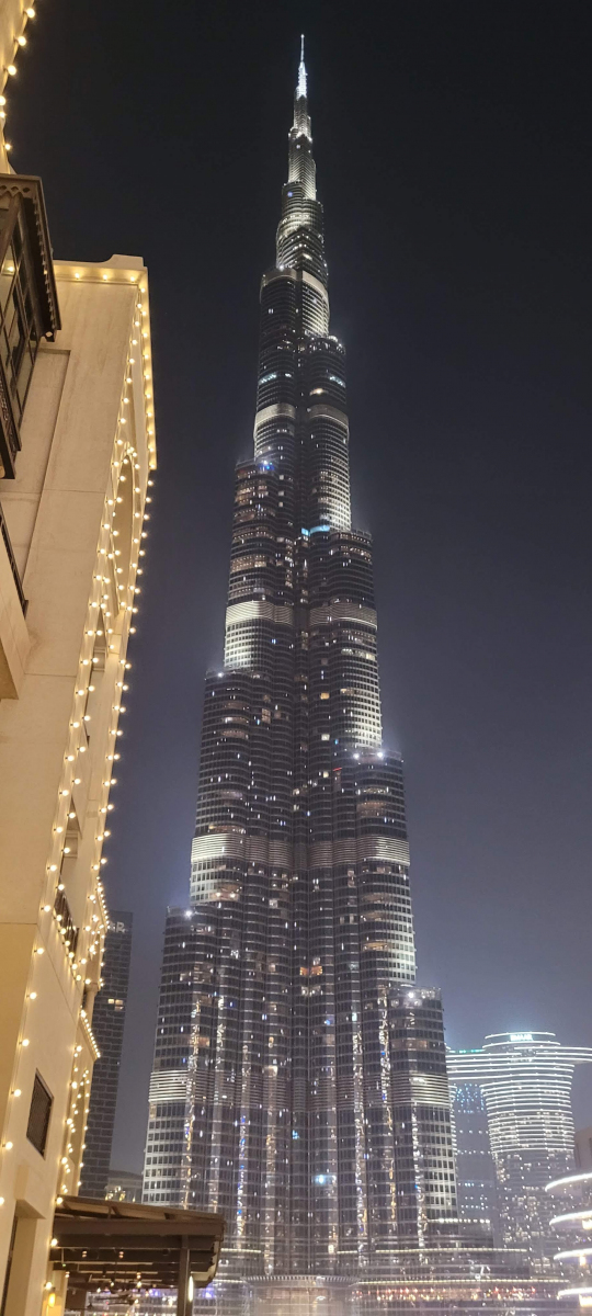 Burj Khalifa (Dubai, 2010) | Structurae