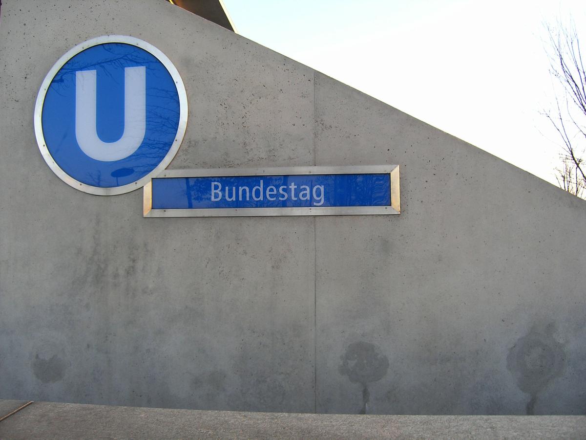 Station de métro Bundestag 