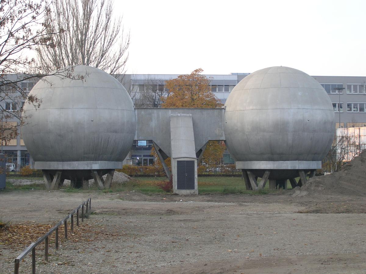 Thermokonstante Kugellabore (1961), Berlin Adlershof, Rudower Chaussee 11 (Architekt: Horst Weiser) 