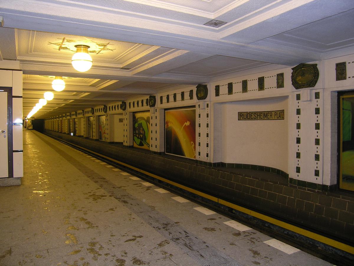 Rüdesheimer Platz Metro Station 