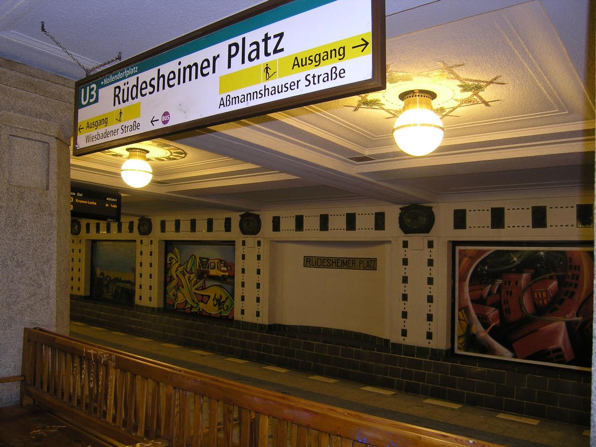 Rüdesheimer Platz Metro Station 