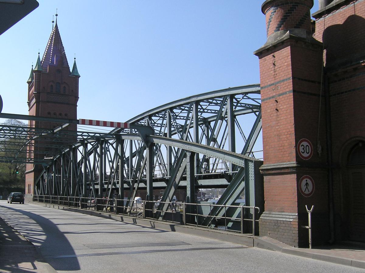 Pont routier sur le canal de Lübeck 