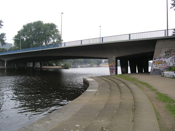 Kennedybrücke, Hambourg 