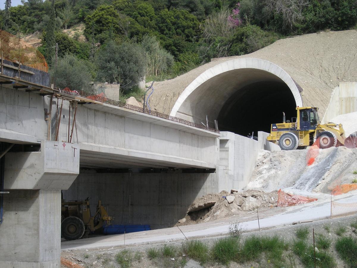 Tunnel ferroviaire de Platanos 