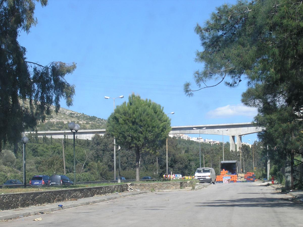Pont ferroviaire sur le Leoforos Athinon 