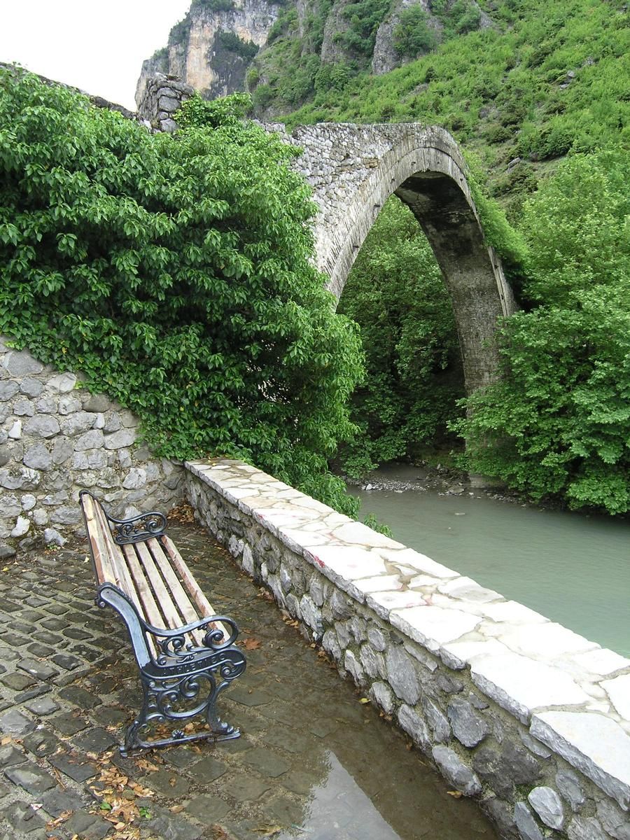 Brücke von Konitsa über den Aoos Fluß, Ionnina, Epirus 