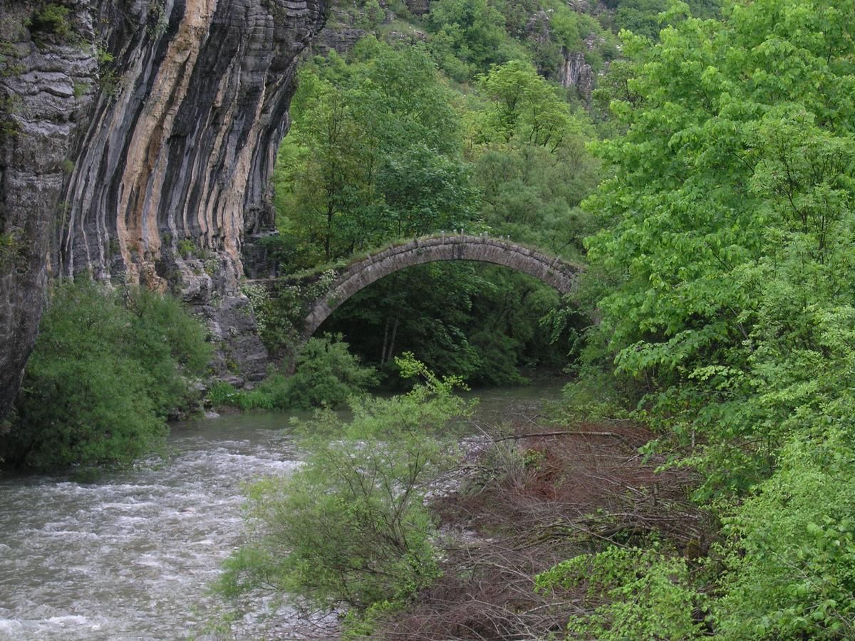 Lazaridi-Brücke bei Kipi, Ioannina, Epirus 