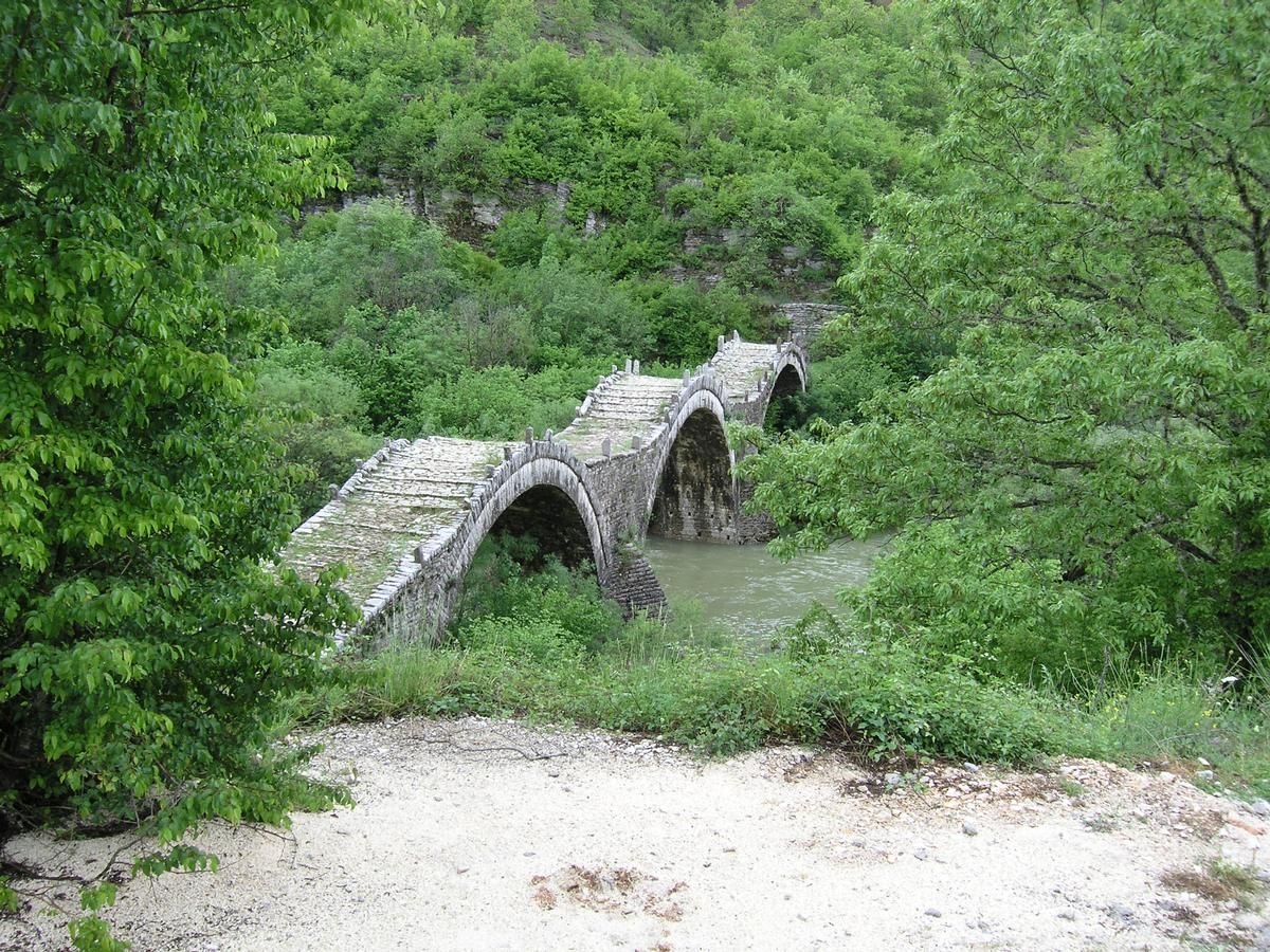 Kalogeriko oder Plakida Brücke, Koukouli, Epirus 