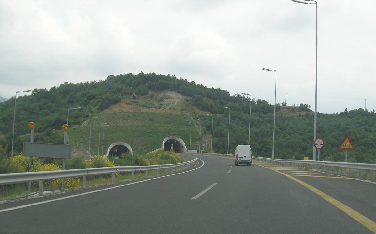 Autoroute E gnatia – Tunnel S 4 