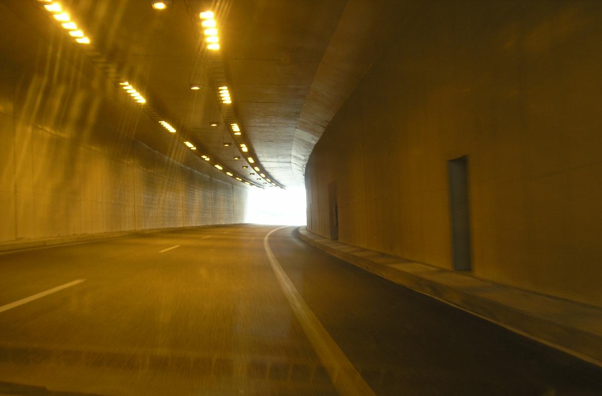 Autoroute E gnatia – Tunnel S 9 