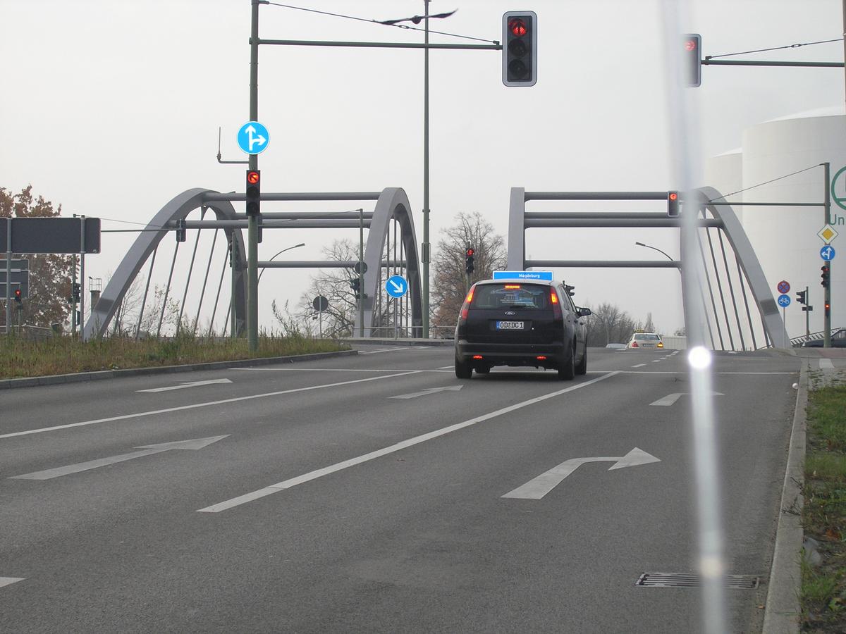 Pont Hermann-Gladenbeck sur l'A 113 à Berlin 