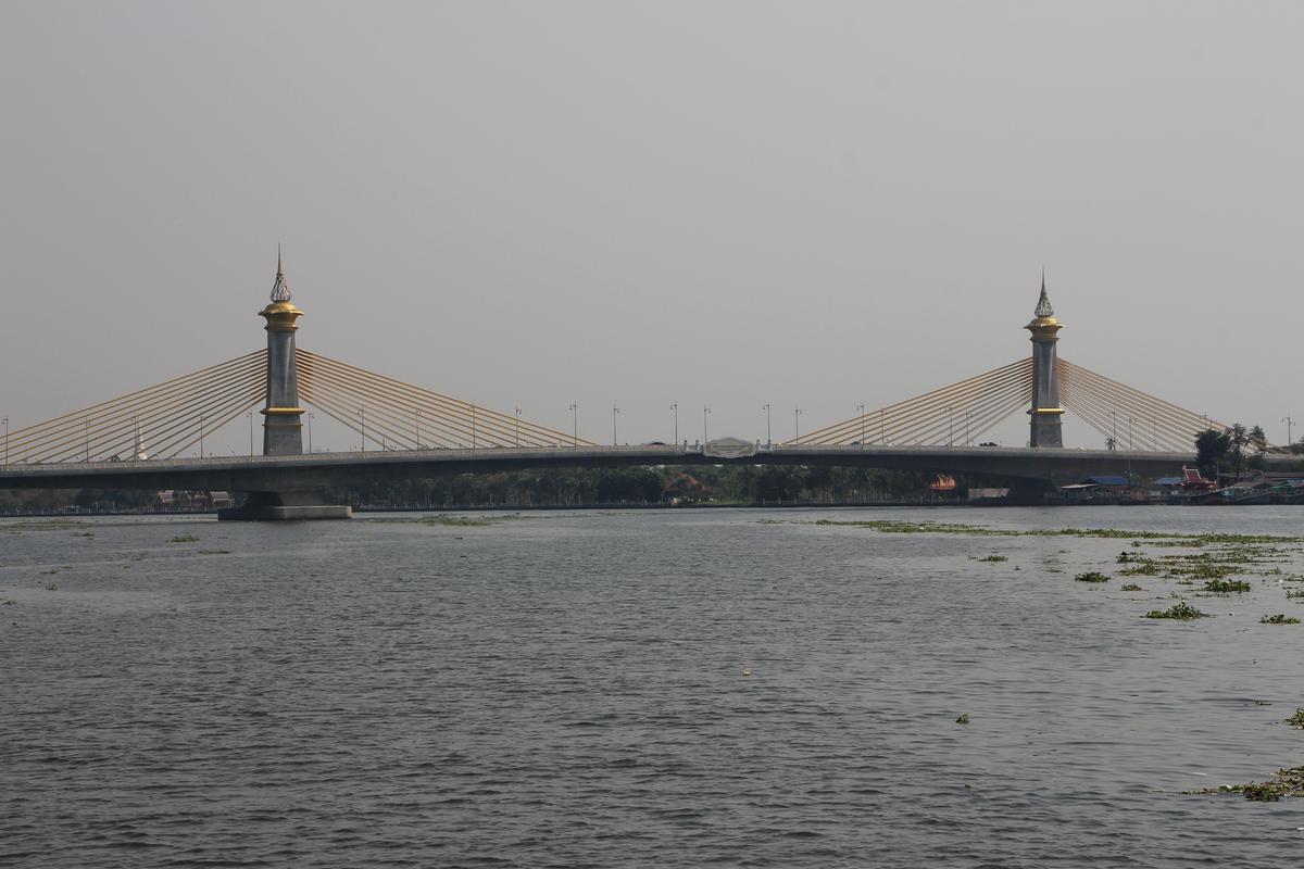 Maha Chesadabodindranusorn-Brücke 