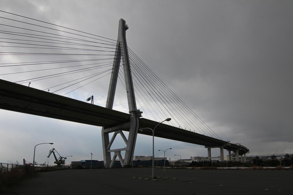 Tempozan Bridge 