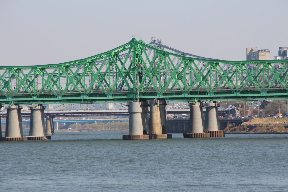 Eisenbahnbrücken über den Han 