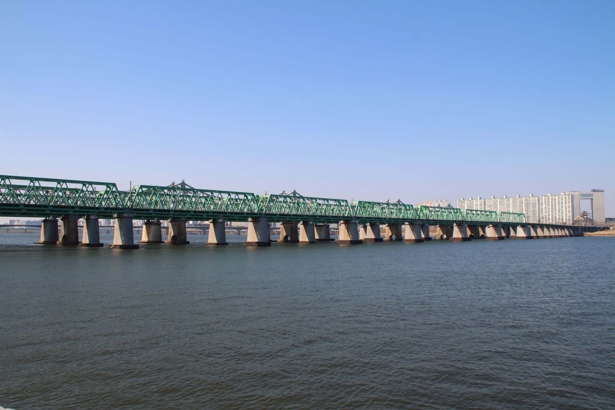 Ponts ferroviaires sur le Han 