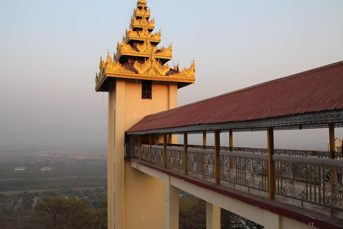 Sutaungpyei Pagoda Elevator 