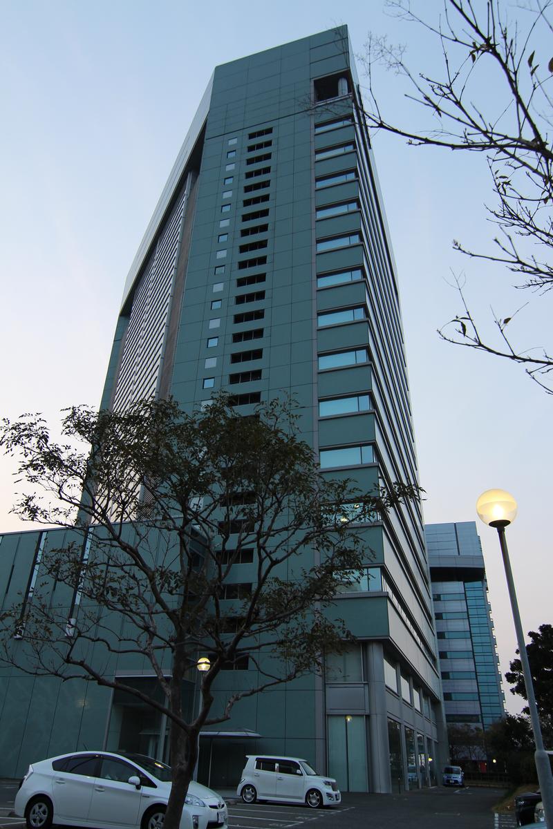 Fukuoka SRP Center Building 