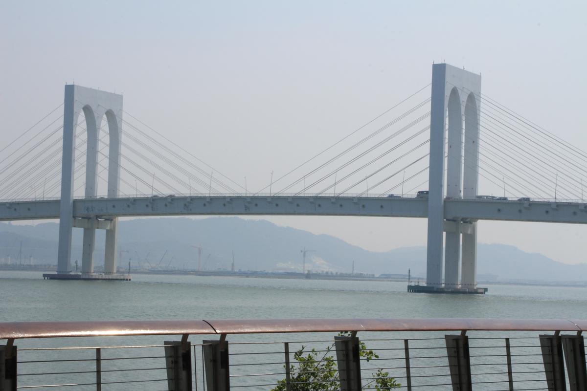 Sai Van Bridge 