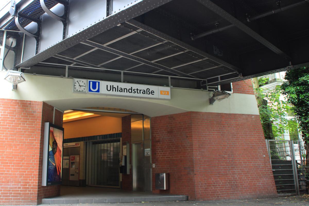Uhlandstraße Metro Station 