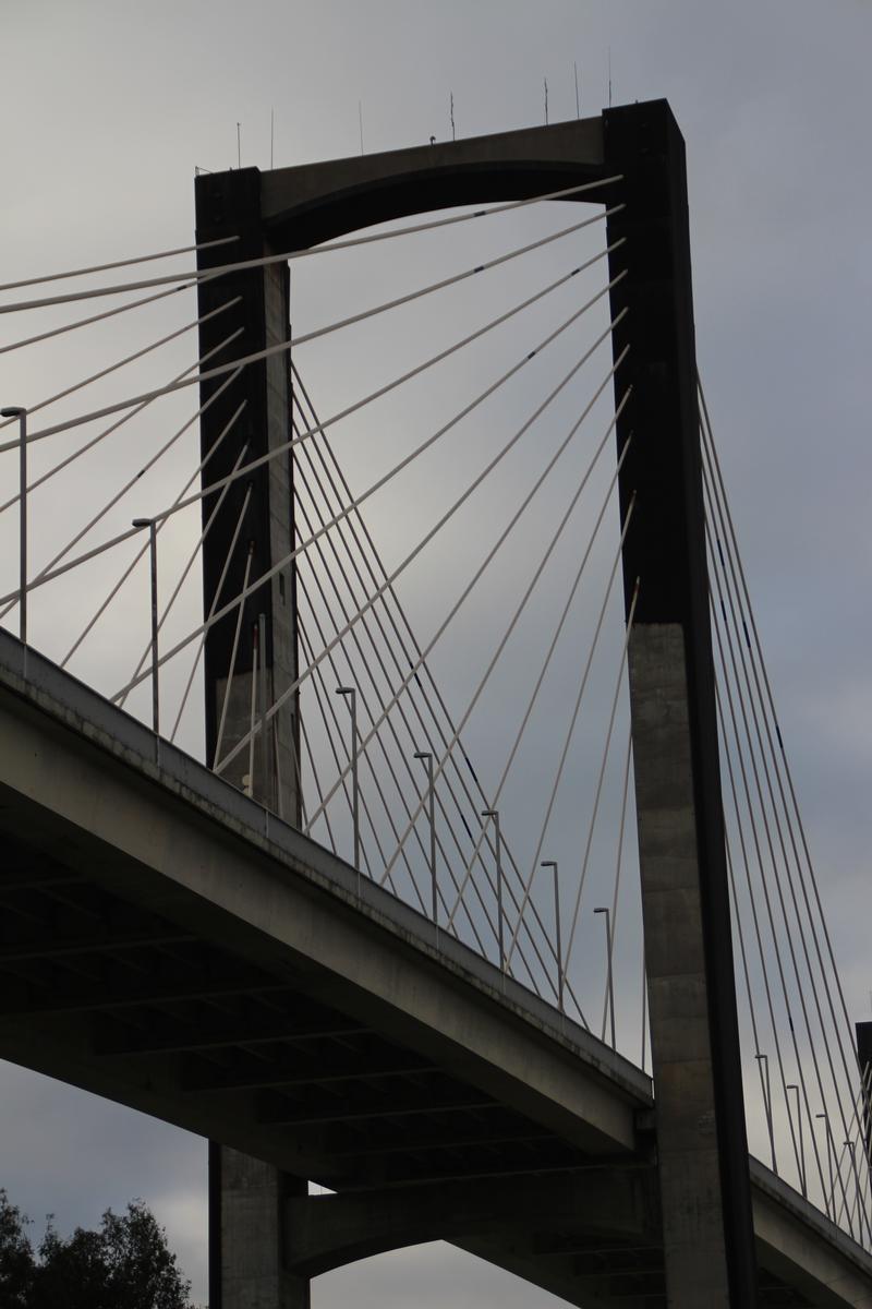 Puente del Quinto Centenario 