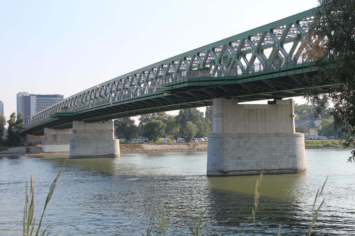 Vieux Pont sur le Danube à Bratislava 