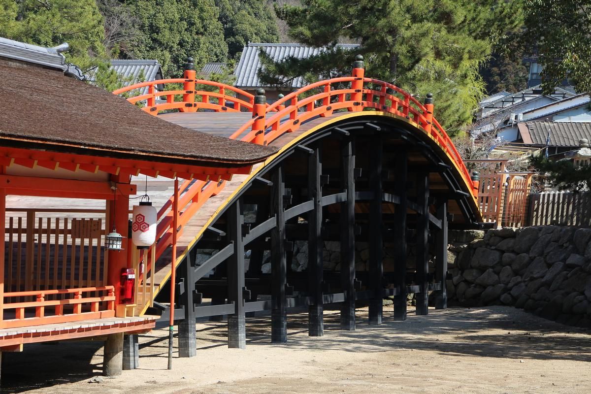 Brücke im Itsukushima-Schrein 