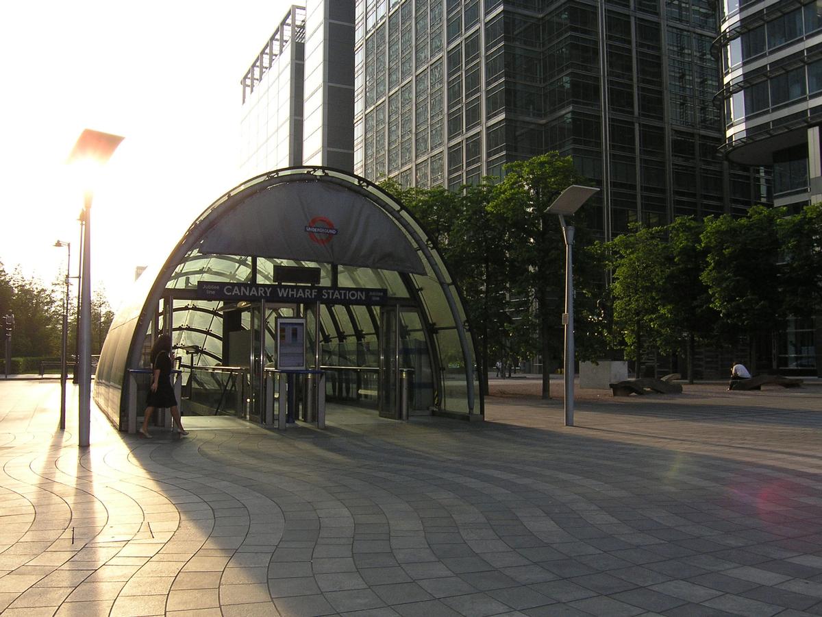 Jubilee Line – Canary Wharf Underground Station 